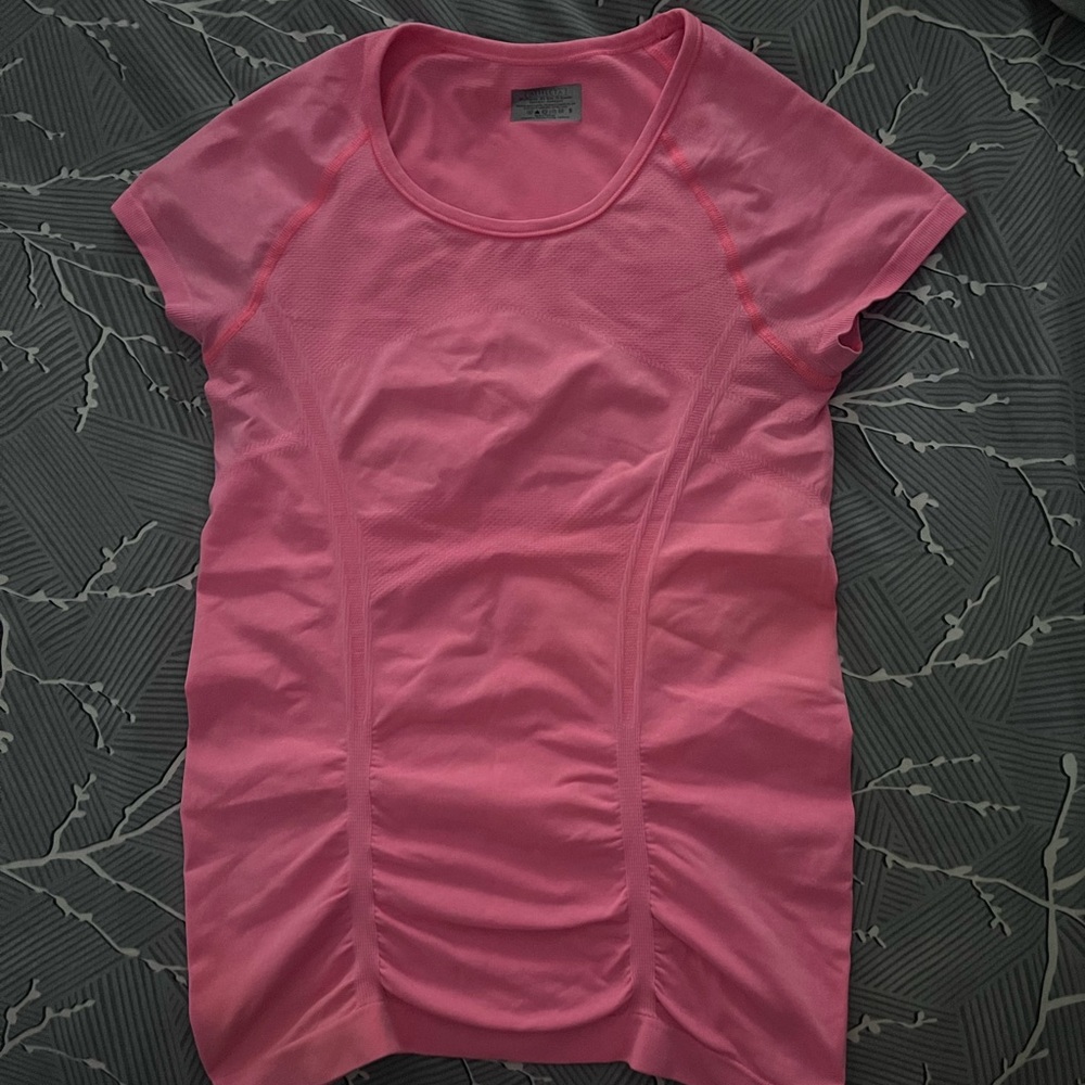 Athleta Women’s running shirt size Small with ruching